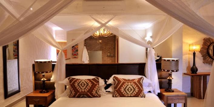 Victoria Falls Safari Club