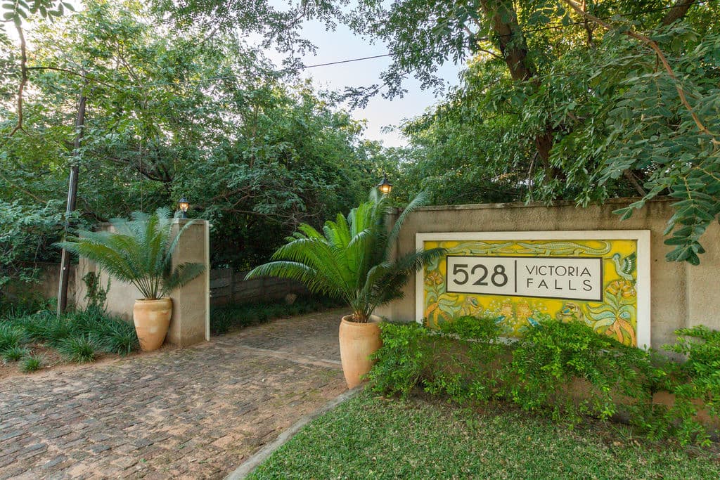 528 Victoria Falls
