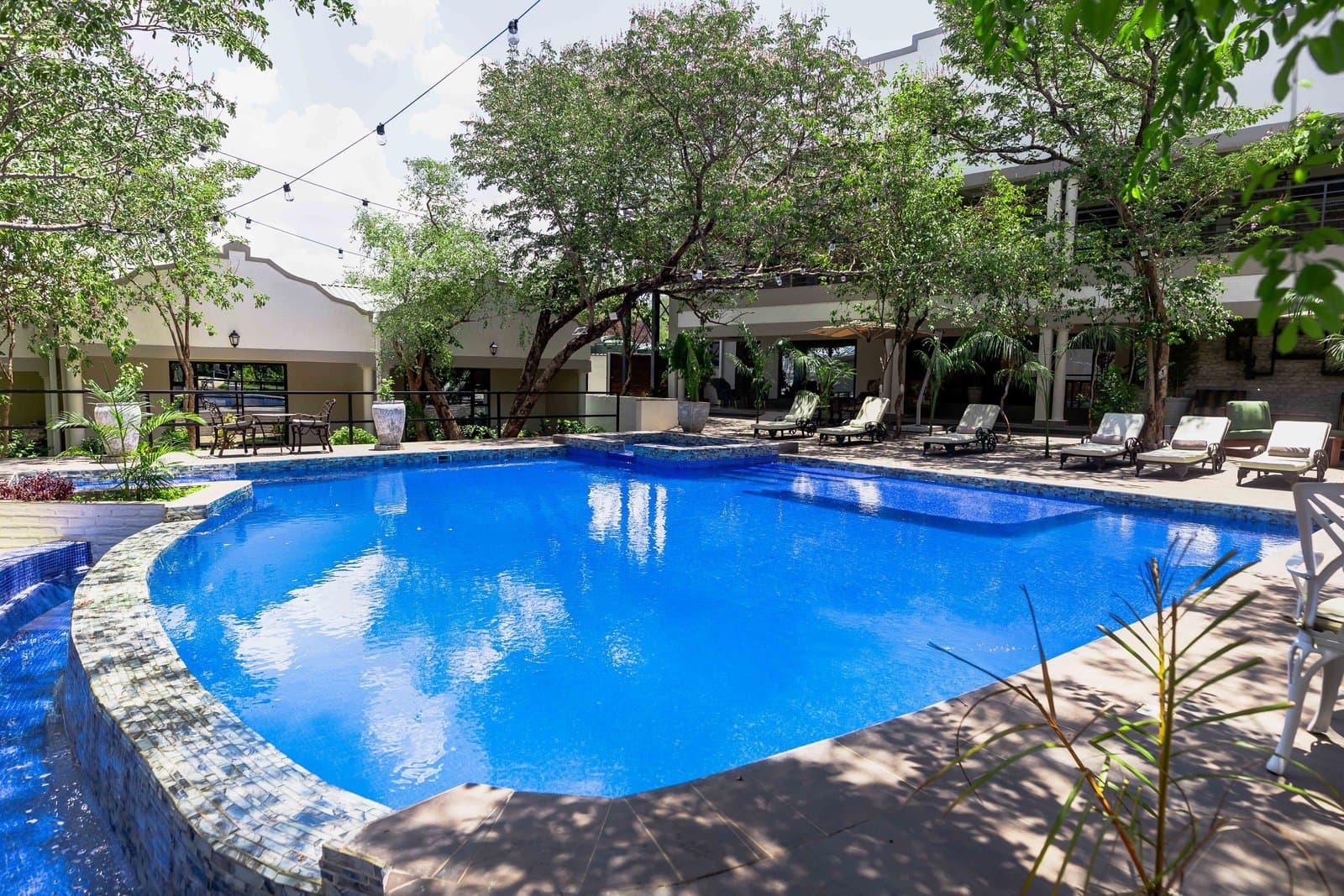 Kasambabezi Lodge